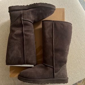 Classic tall Ugg boots womens size 9 chocolate